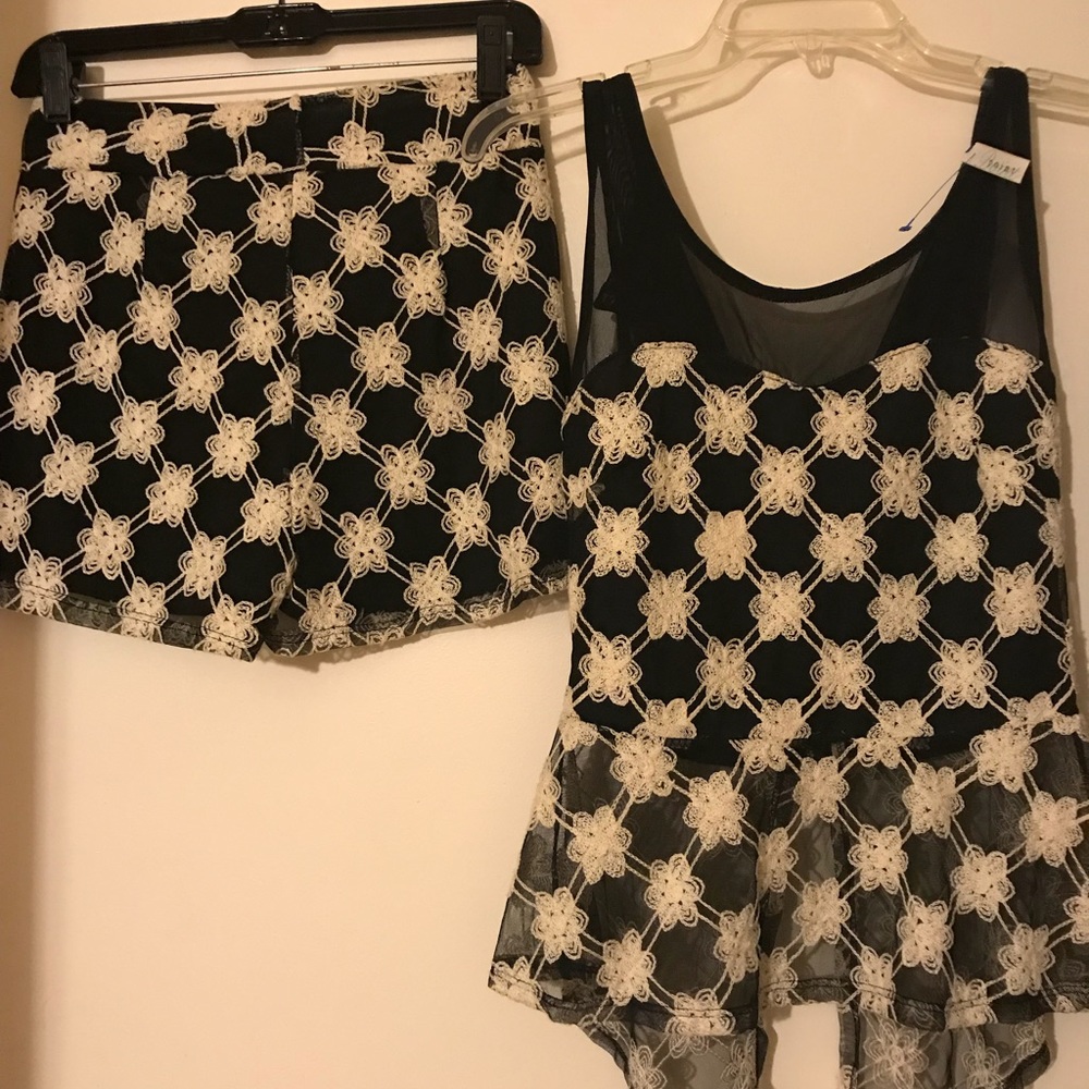 Set of lace short and top